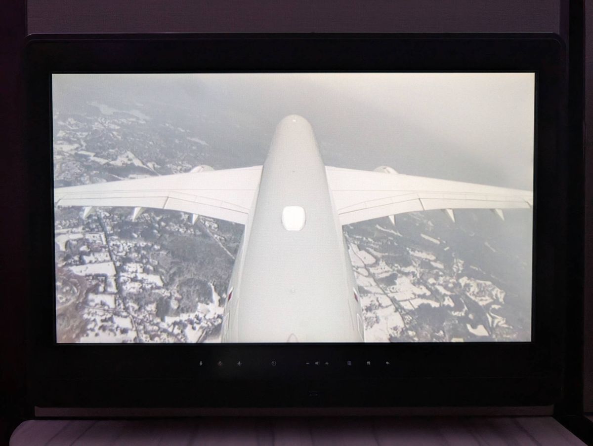The tail camera, coming into Boston