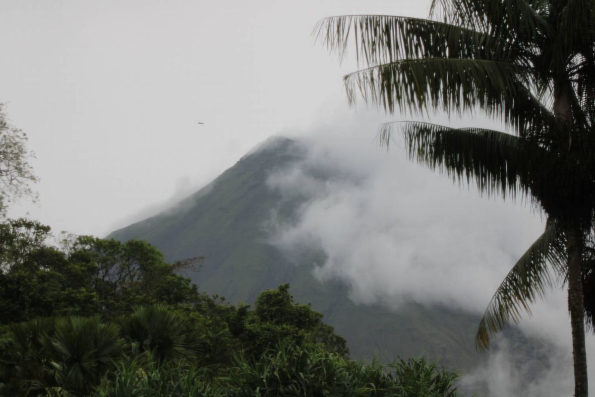 The volcano in the clouds