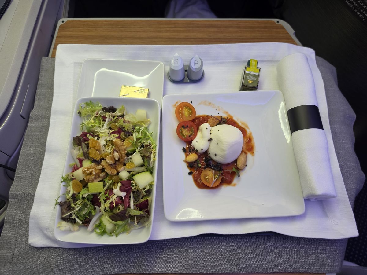 Salad and burrata to start