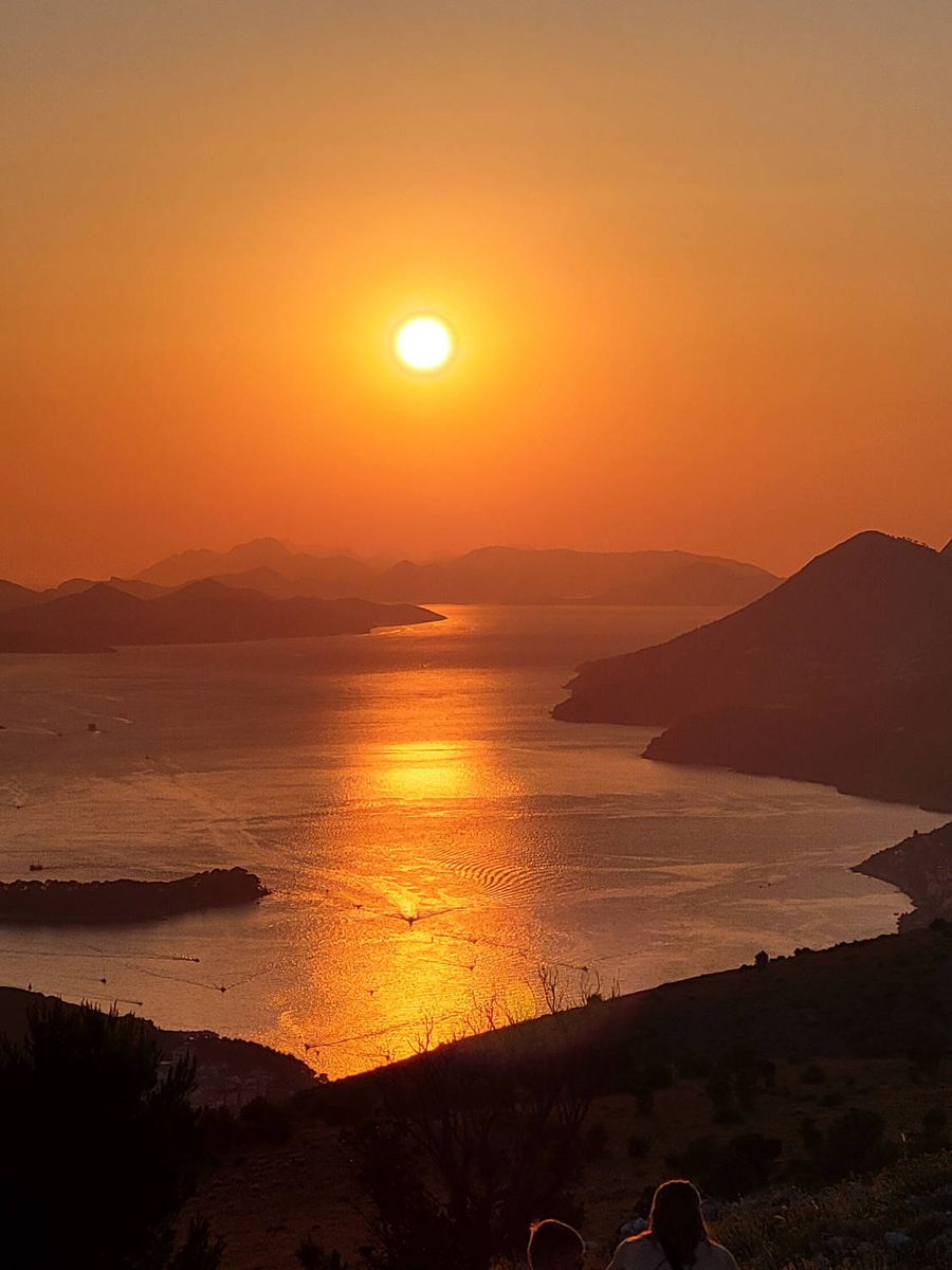 The sun over the bay