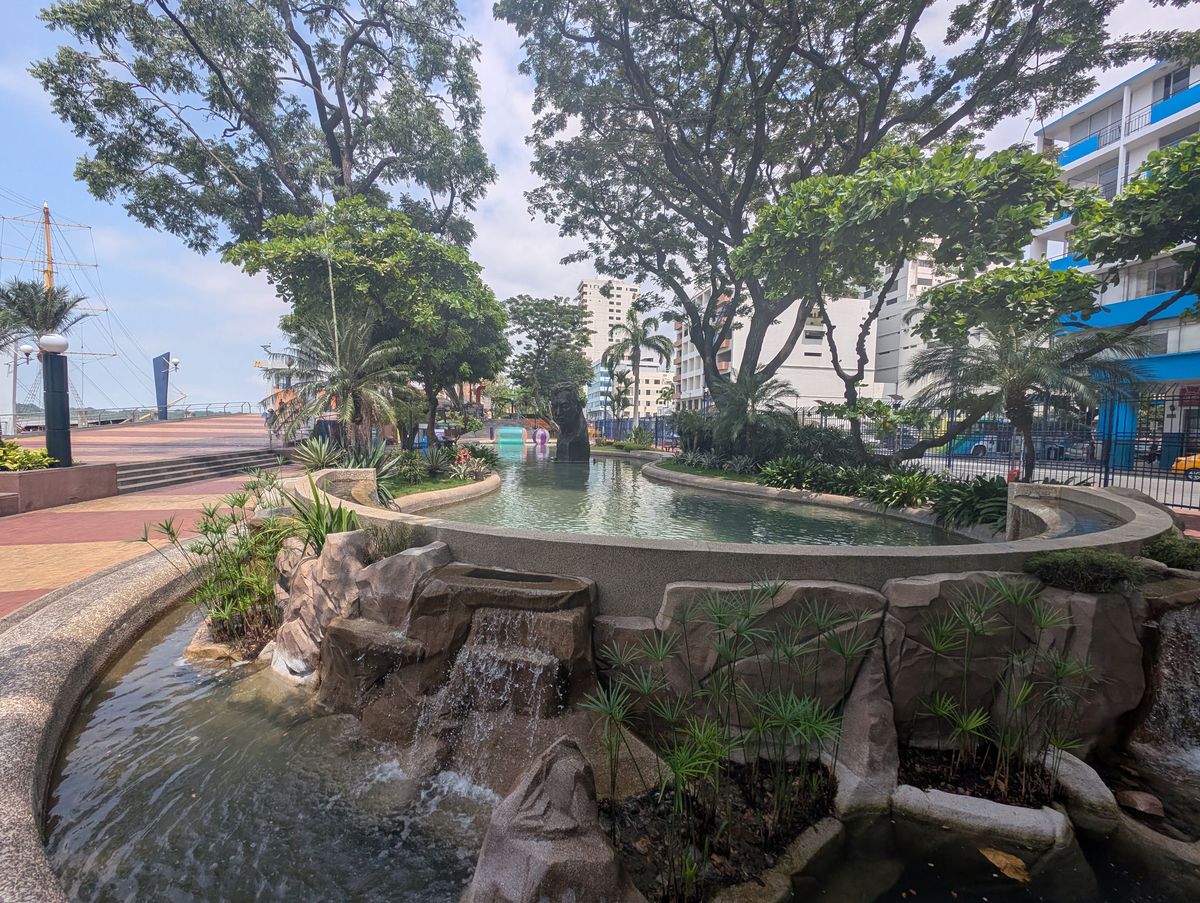 The lagoon and its waterfalls