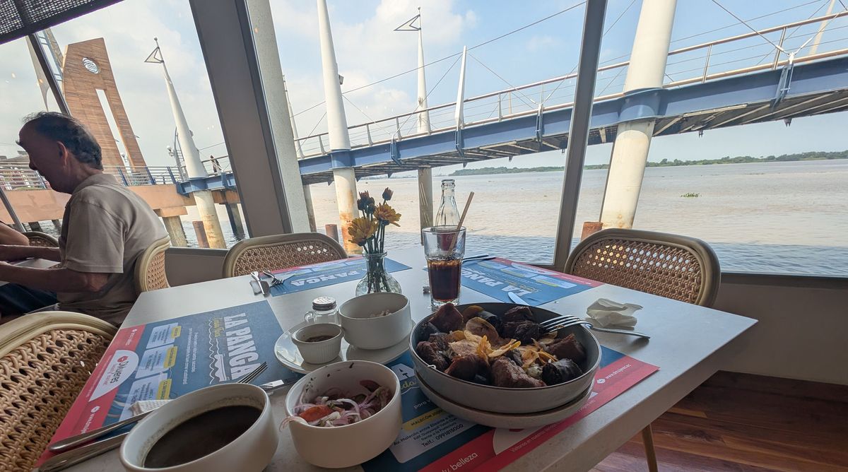 Lunch at La Panga, over the river on the Malecón