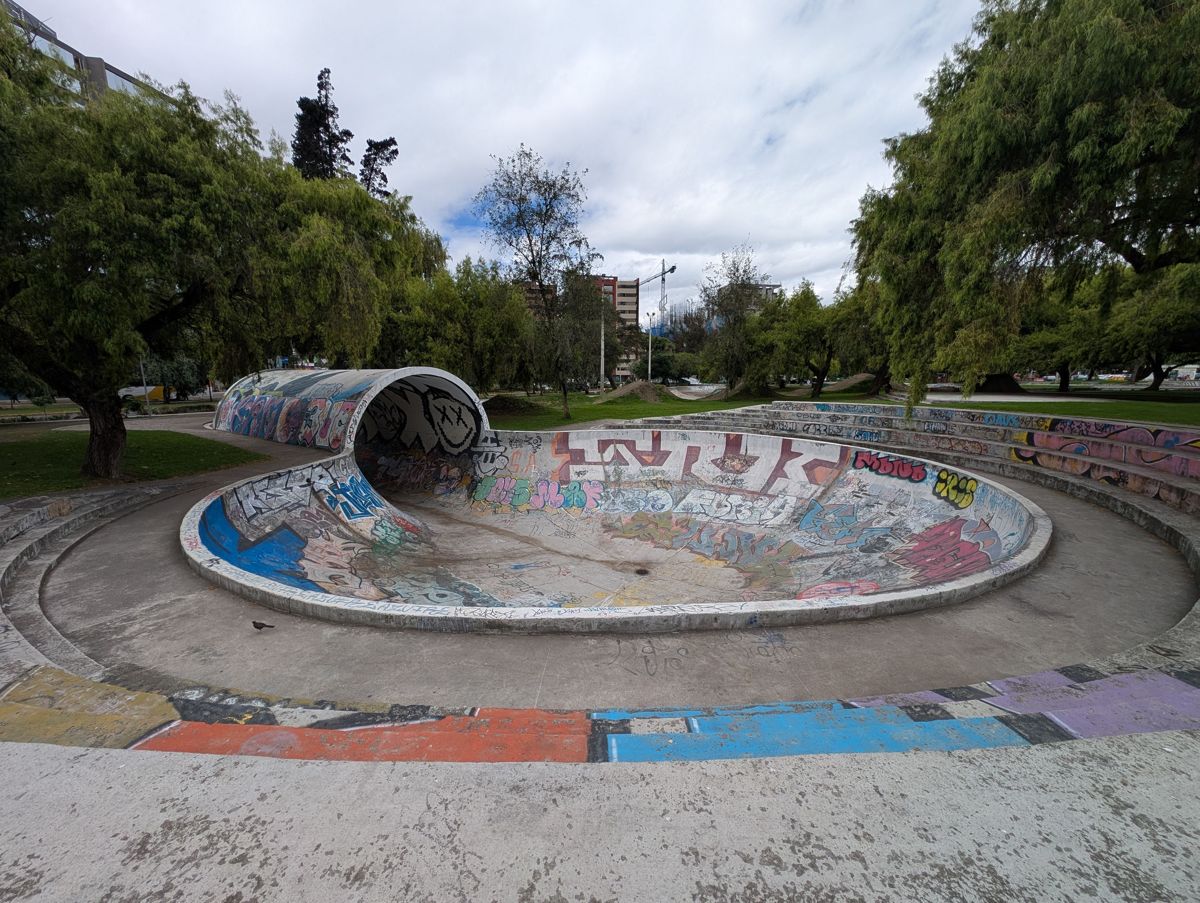 The same bowl from the other side