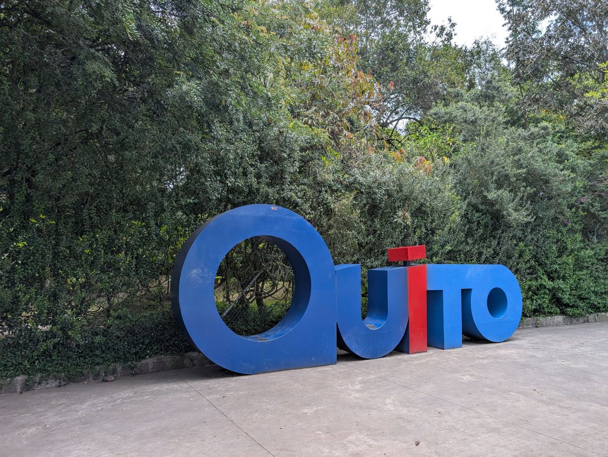 The big QUITO letters
