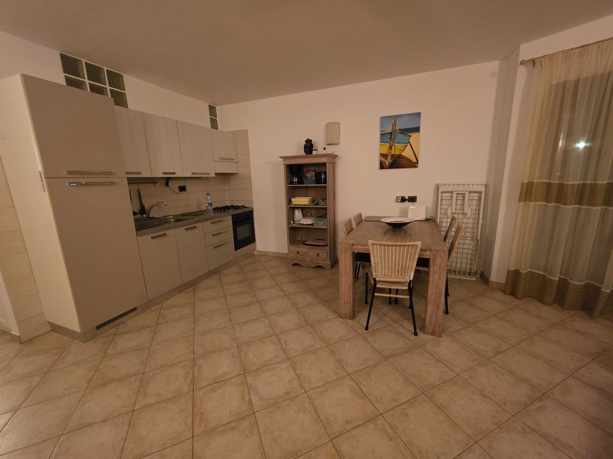 The kitchen and dining table