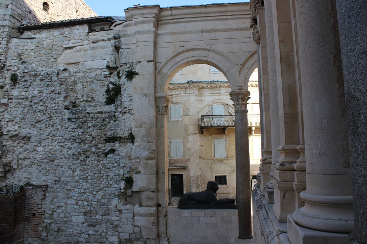 Columns and a small sphinx